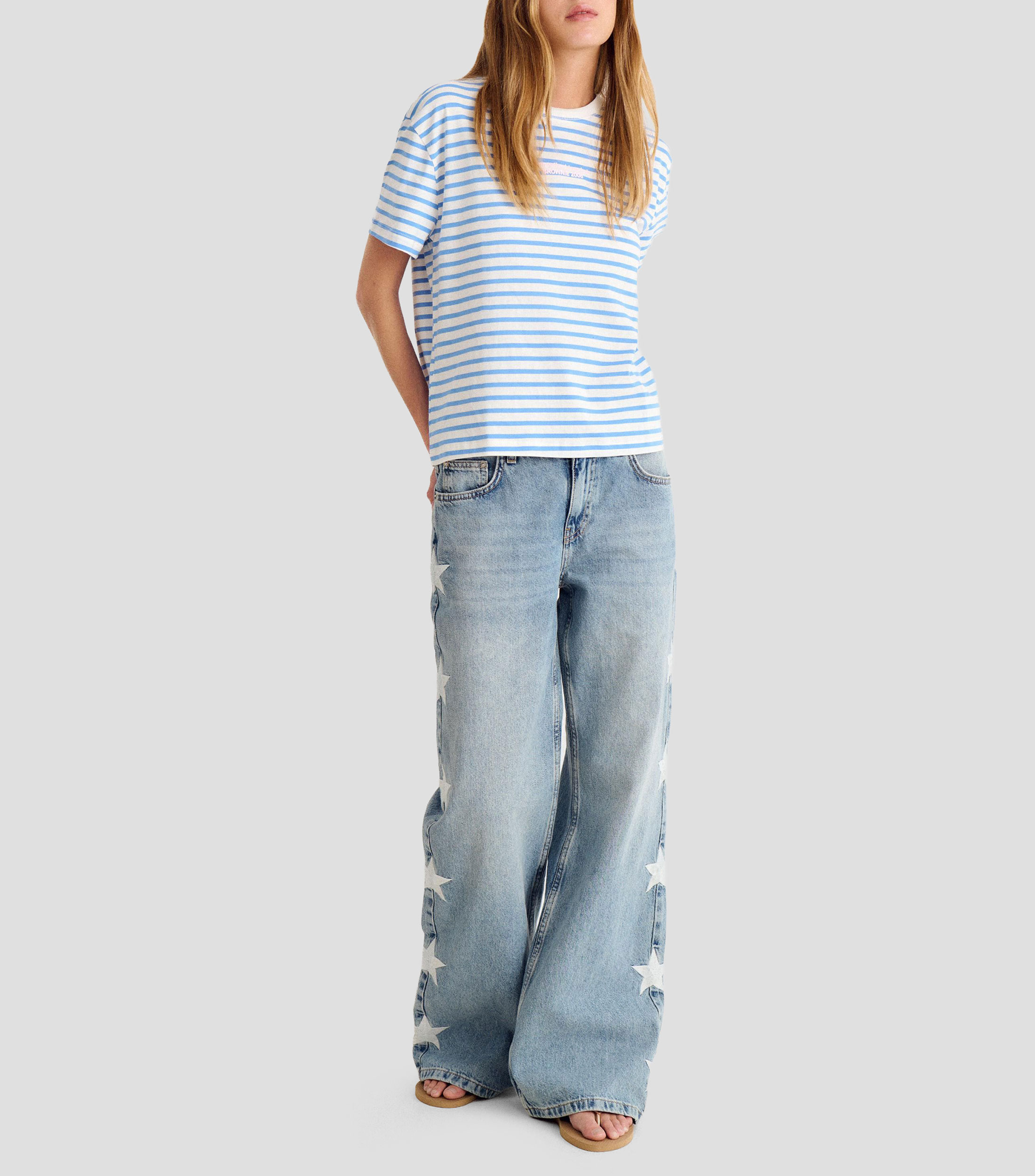 Playera de cuello redondo con manga corta y rayas Mujer